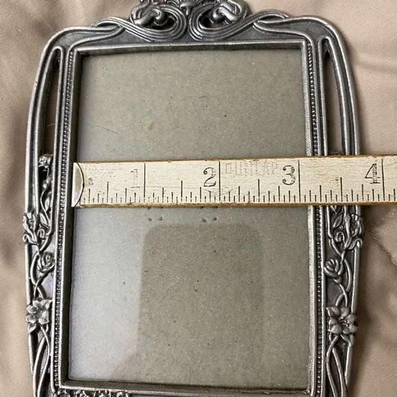 Elegant Silver Pewter Photo Frame Set. OSP - Picture 6 of 6